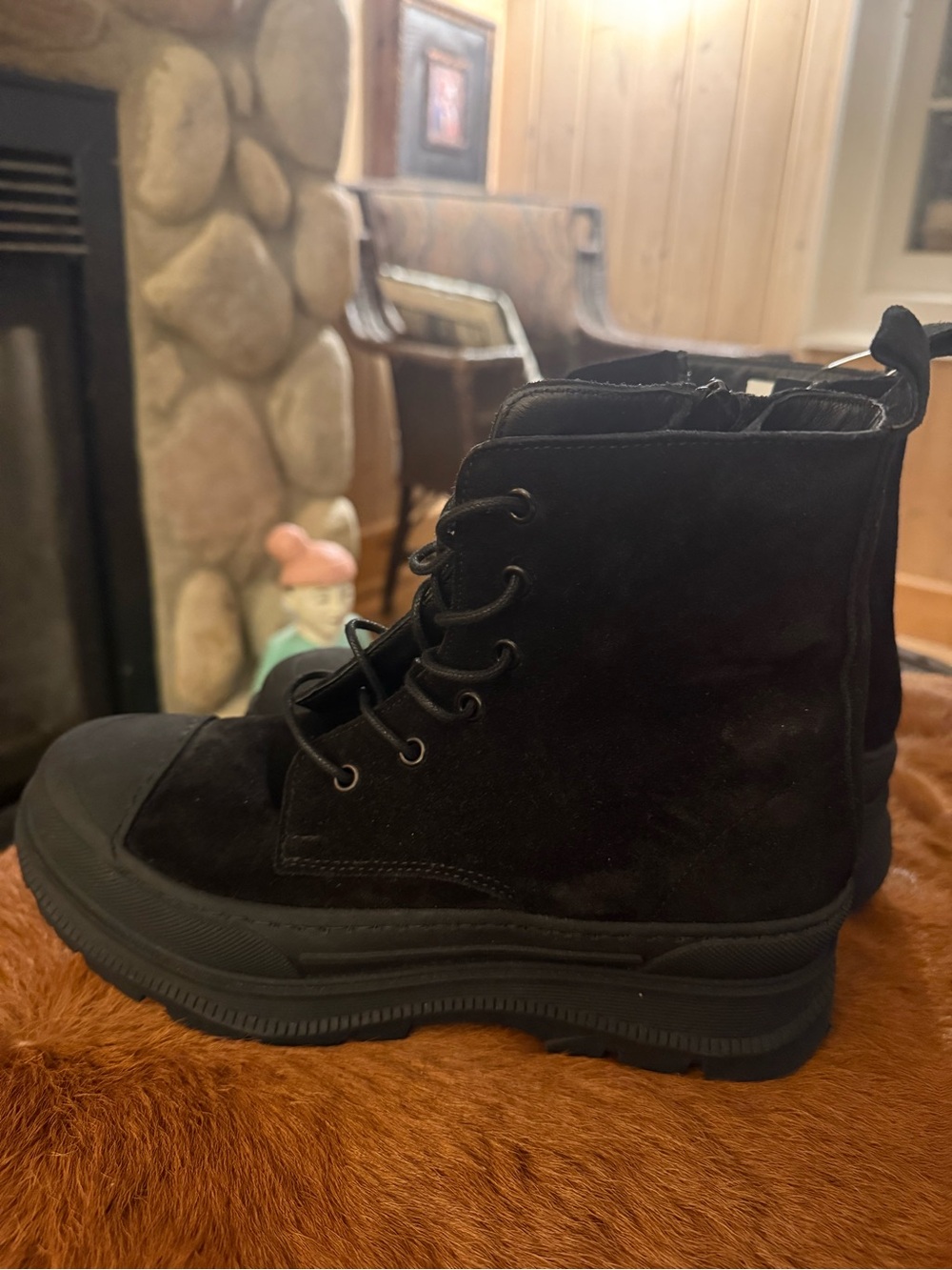 Cordani Stellan Suede High Top Sneakers – Women’s Size 8 – Black Suede – Made in